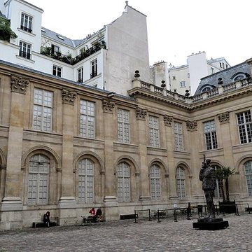 Enceinte de Philippe Auguste 20 Rue Jean-Jacques-Rousseau - Paris 1er