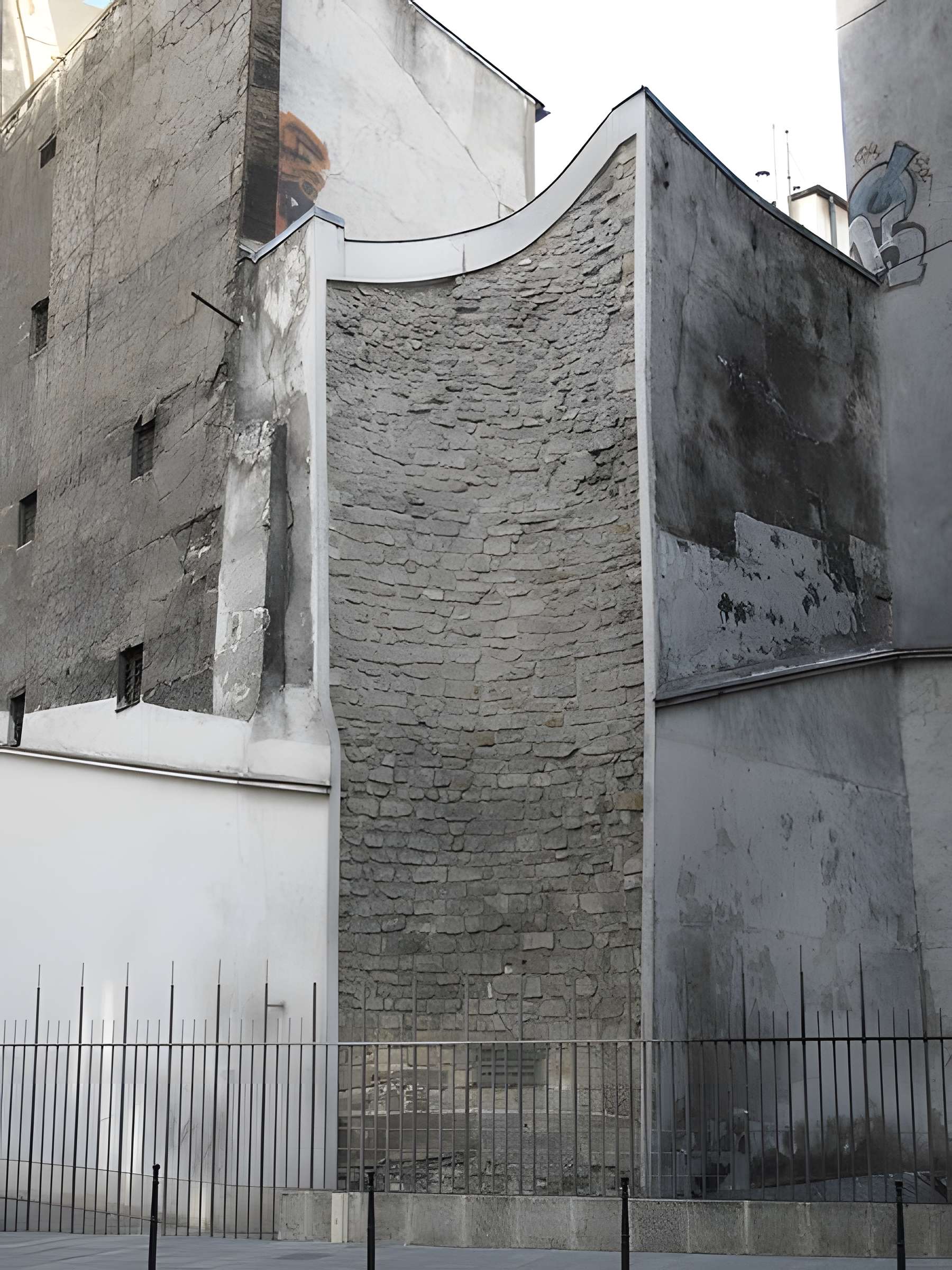 Enceinte de Philippe Auguste 20 Rue Jean-Jacques-Rousseau - Paris 1er 