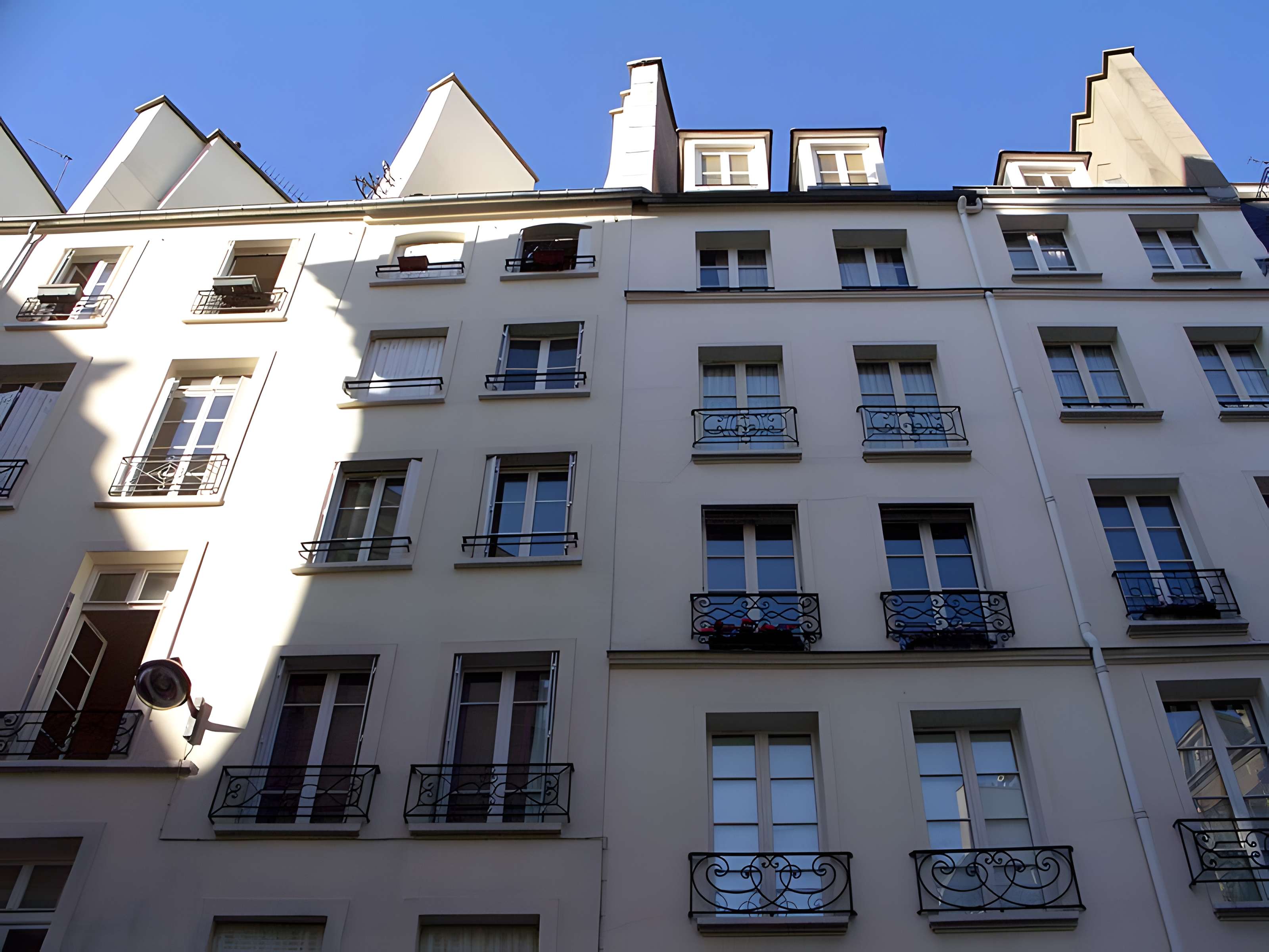 Enceinte de Philippe Auguste 20 Rue Jean-Jacques-Rousseau - Paris 1er