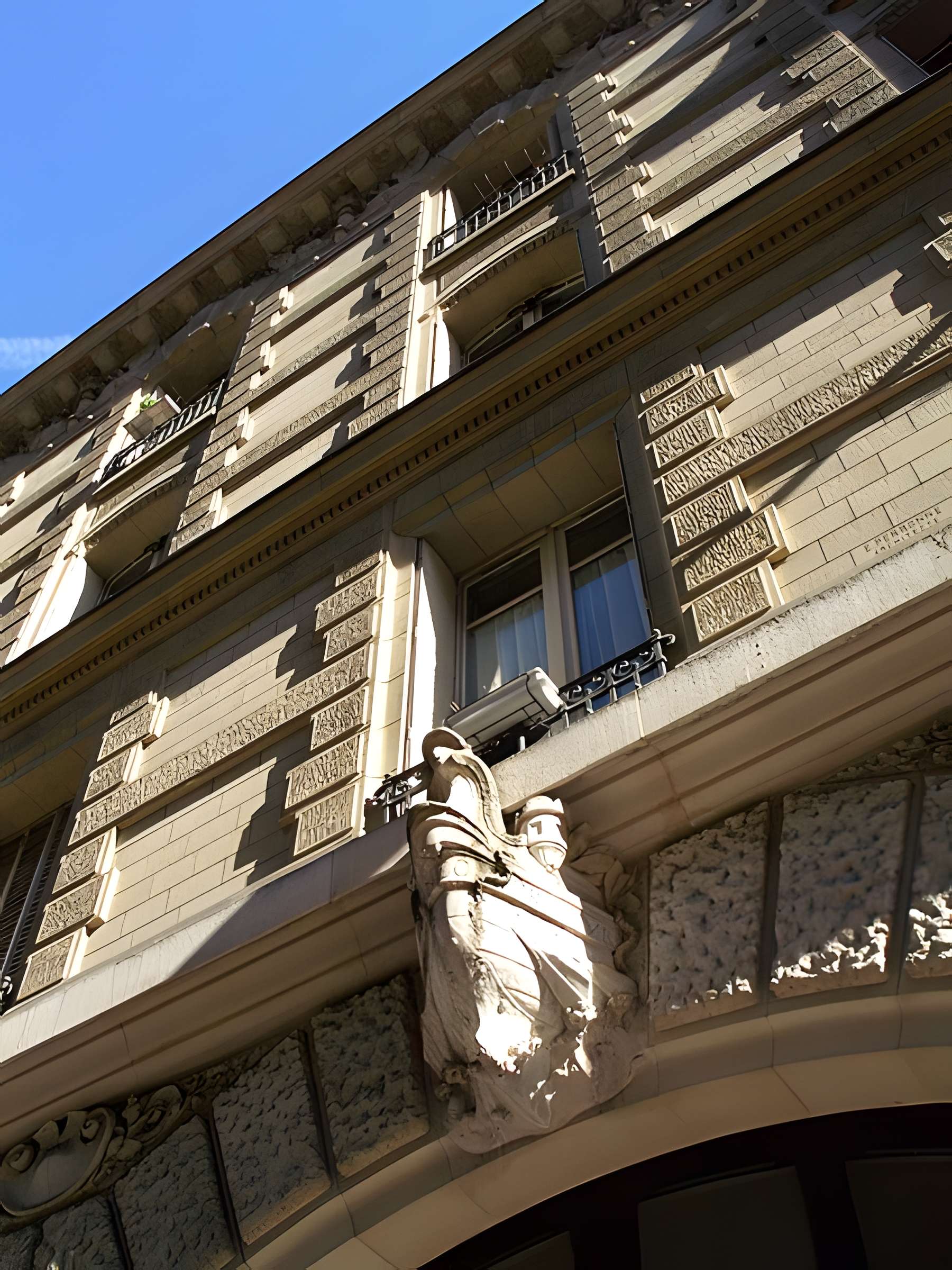 Enceinte de Philippe Auguste 20 Rue Jean-Jacques-Rousseau - Paris 1er