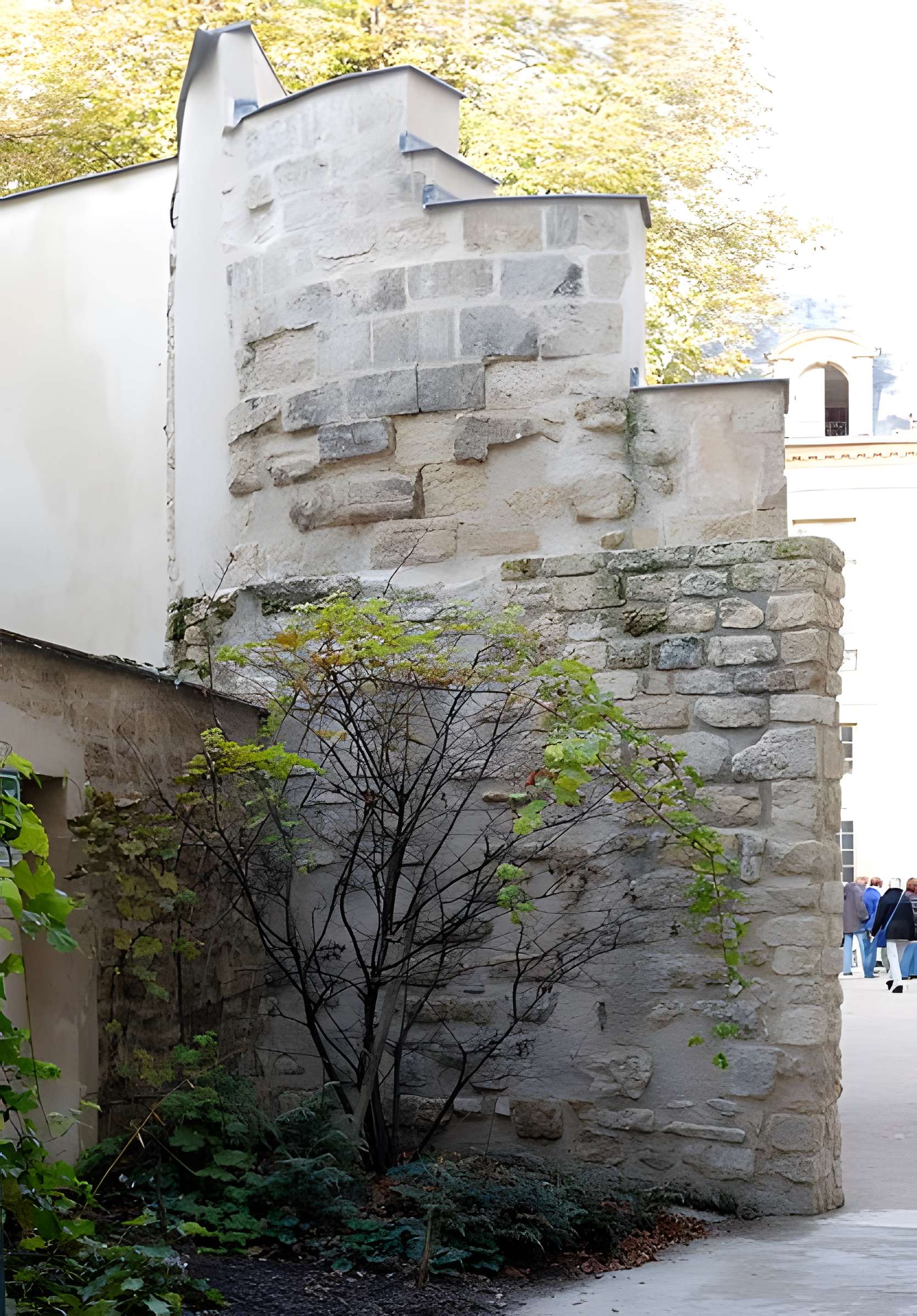 Enceinte de Philippe Auguste 20 Rue Étienne-Marcel - Paris 2ème