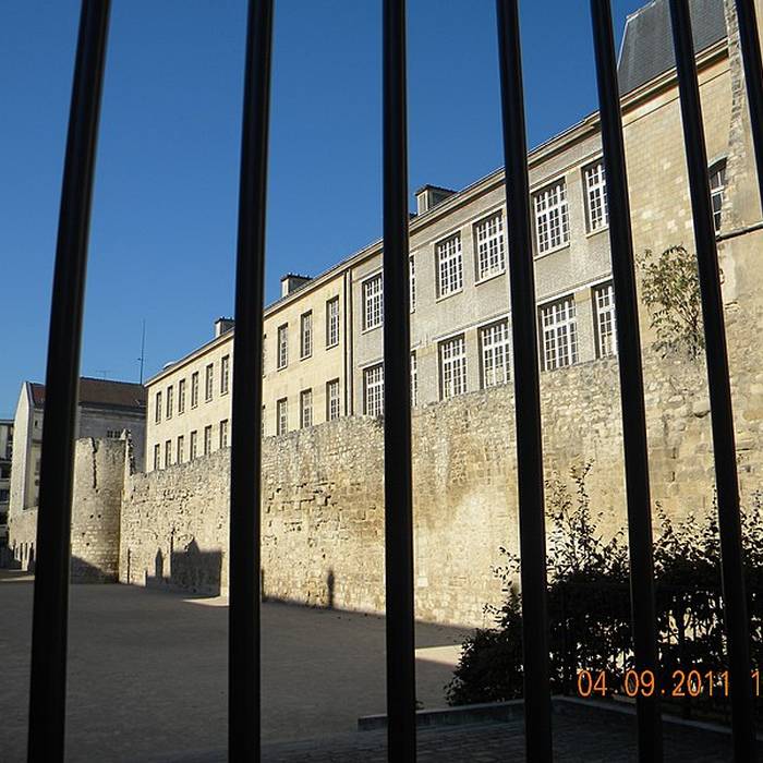 Photo de Enceinte de Philippe Auguste 17-19-21 Rue des Jardins-Saint-Paul - Paris 4ème