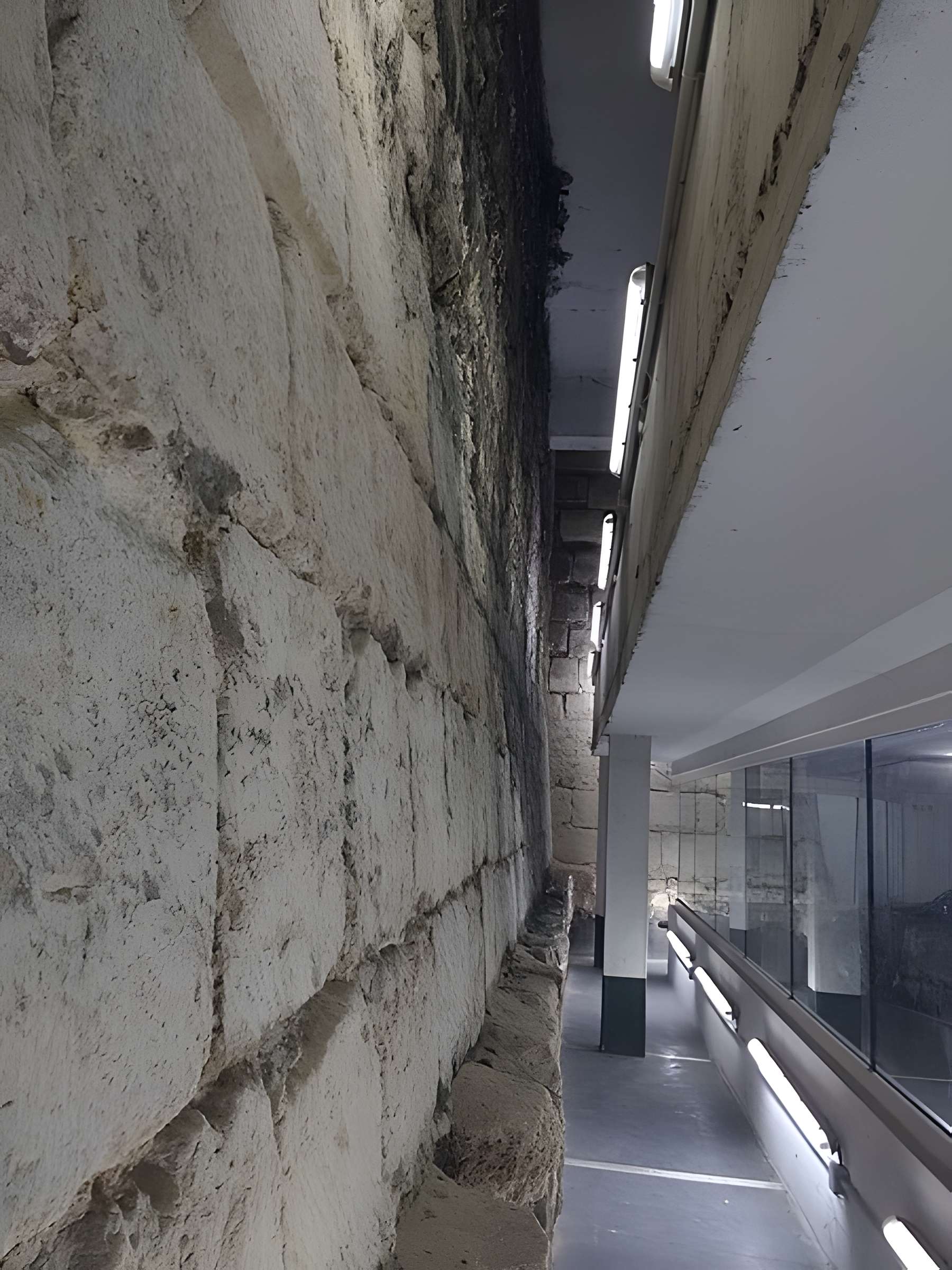 Enceinte de Philippe Auguste 11 Quai de Conti - Paris 6ème