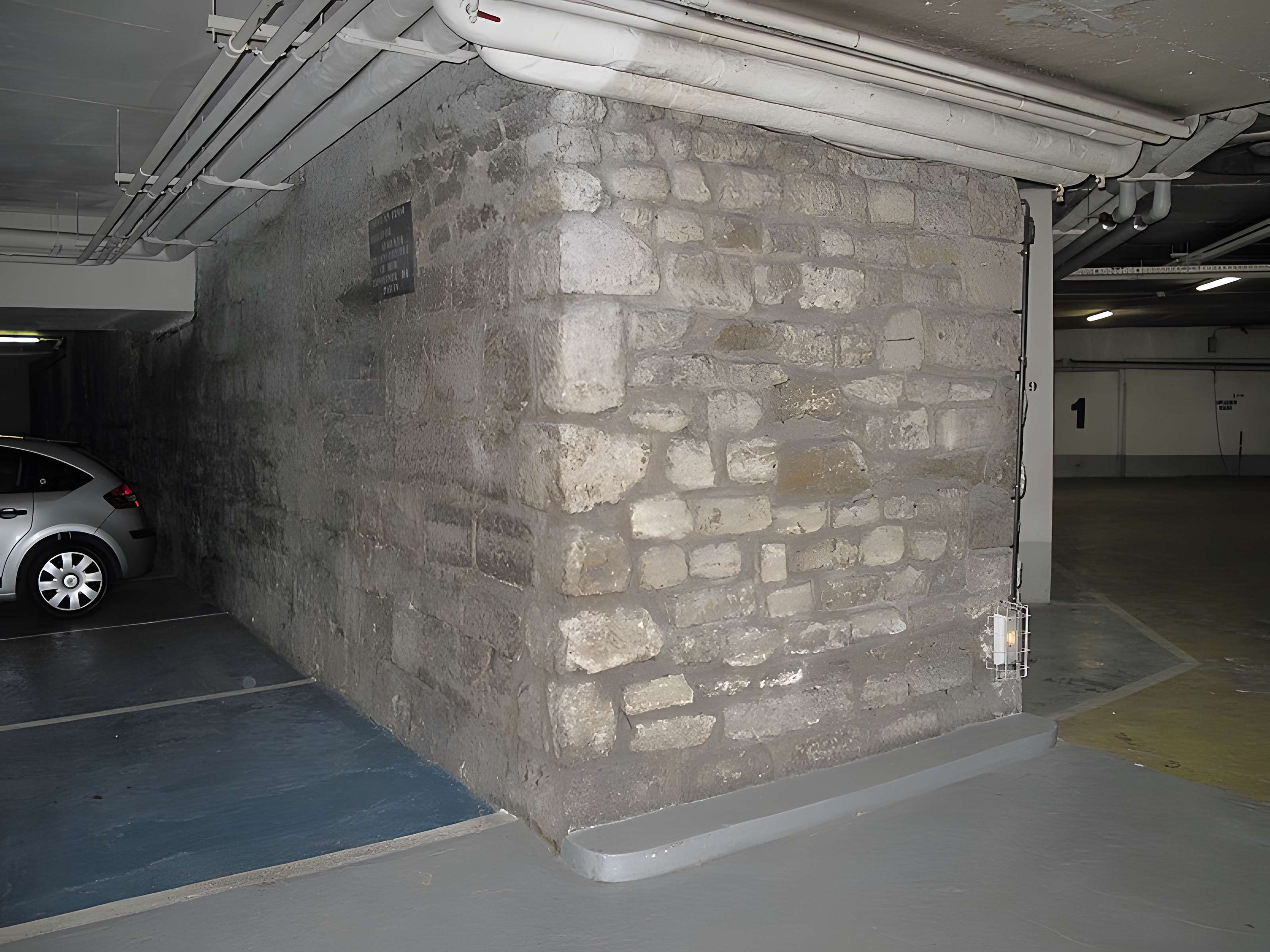 Enceinte de Philippe Auguste 11 Quai de Conti - Paris 6ème