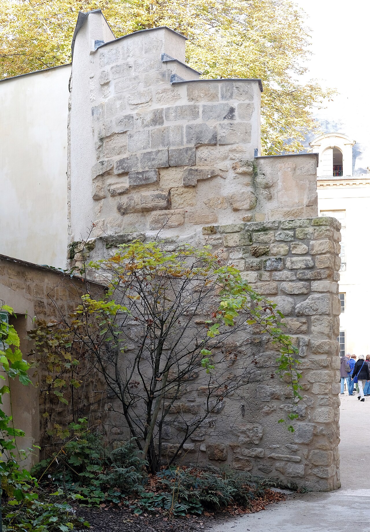 Enceinte de Philippe Auguste 13 Rue de Nesle - Paris 6ème
