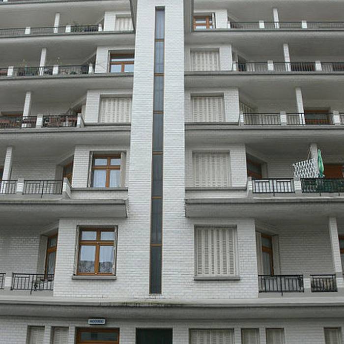 Photo de Immeuble et piscine des Amiraux - Paris 18ème