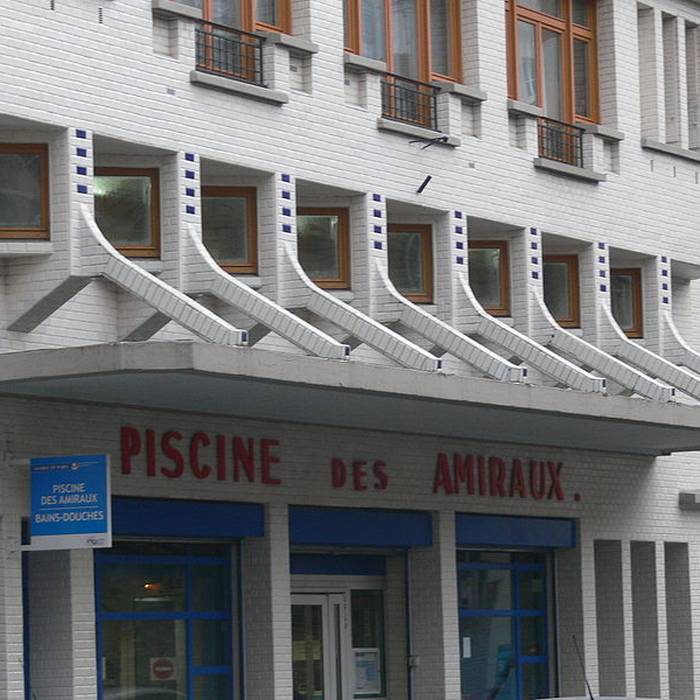 Photo de Immeuble et piscine des Amiraux - Paris 18ème