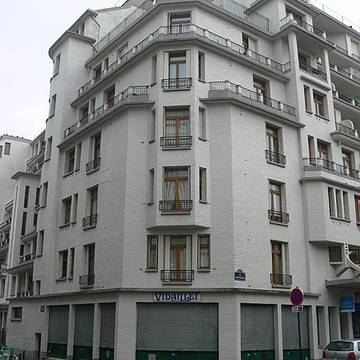 Immeuble et piscine des Amiraux - Paris 18ème
