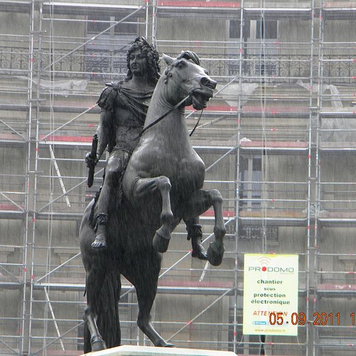 Photo de Statue équestre de Louis XIV à Paris