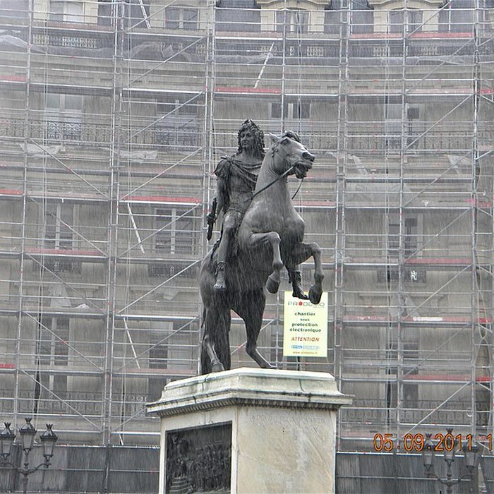 Photo de Statue équestre de Louis XIV à Paris