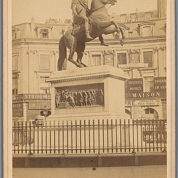 Photo de Statue équestre de Louis XIV à Paris
