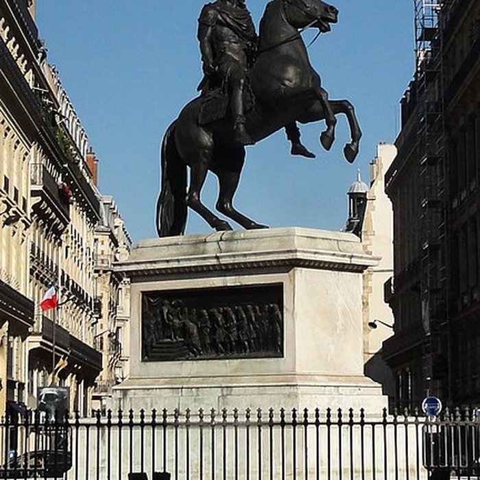 Photo de Statue équestre de Louis XIV à Paris