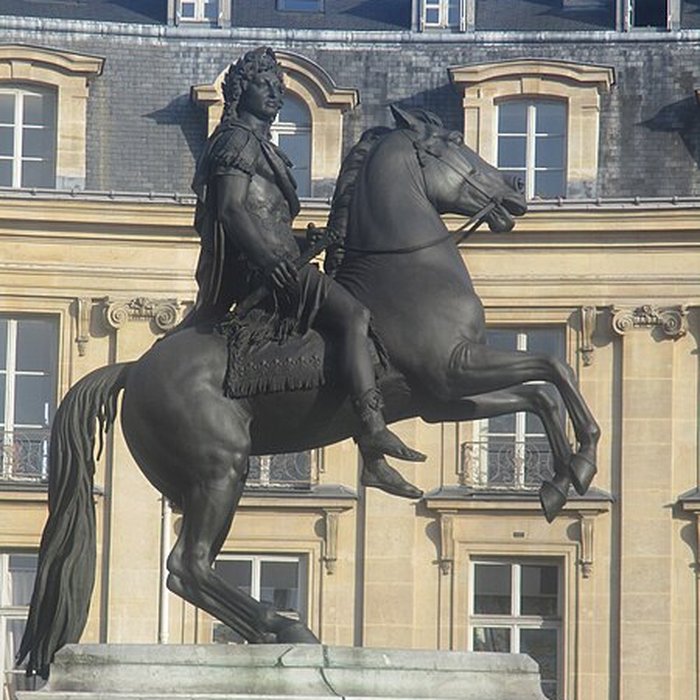 Photo de Statue équestre de Louis XIV à Paris