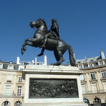 Statue équestre de Louis XIV à Paris