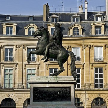 Statue équestre de Louis XIV à Paris