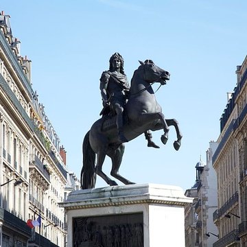 Statue équestre de Louis XIV à Paris
