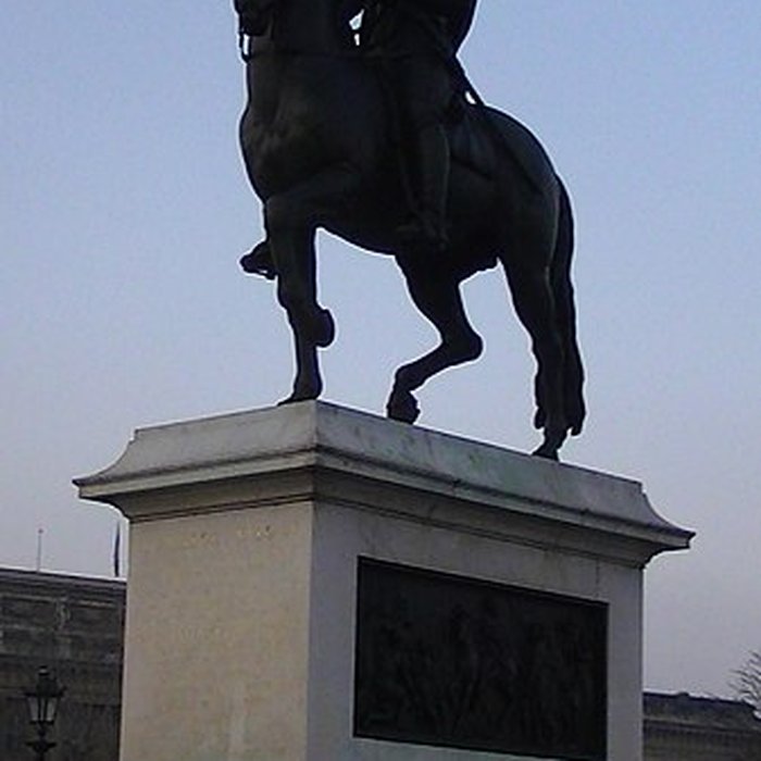 Photo de Statue équestre dHenri IV à Paris