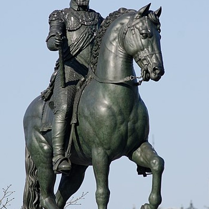 Photo de Statue équestre dHenri IV à Paris