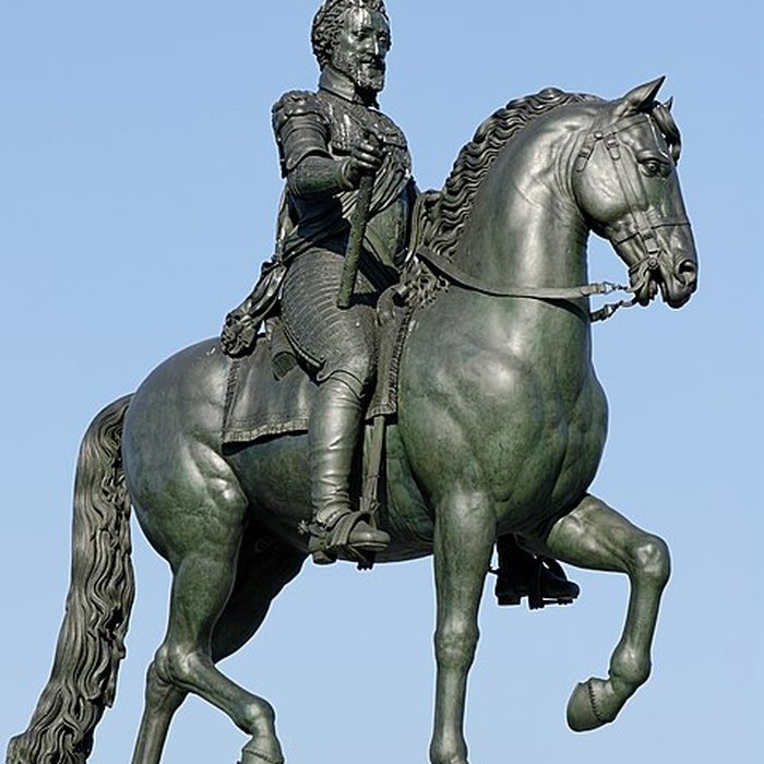 Photo de Statue équestre dHenri IV à Paris
