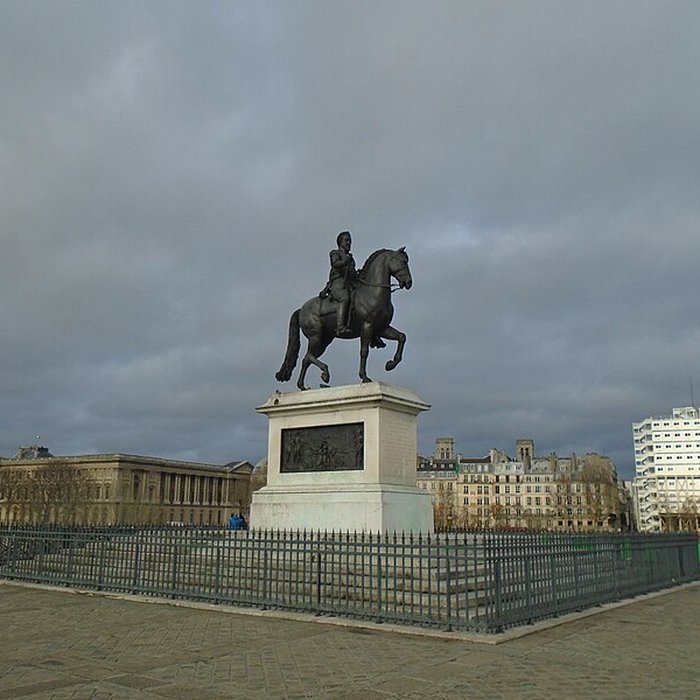 Photo de Statue équestre dHenri IV à Paris