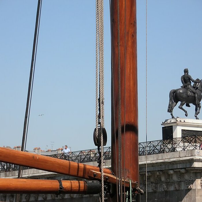 Photo de Statue équestre dHenri IV à Paris