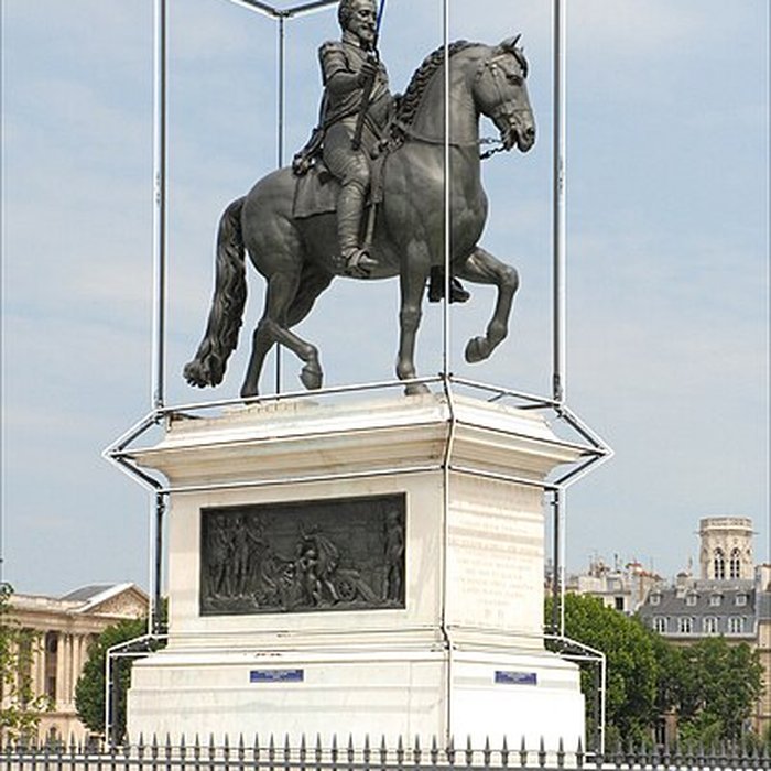 Photo de Statue équestre dHenri IV à Paris