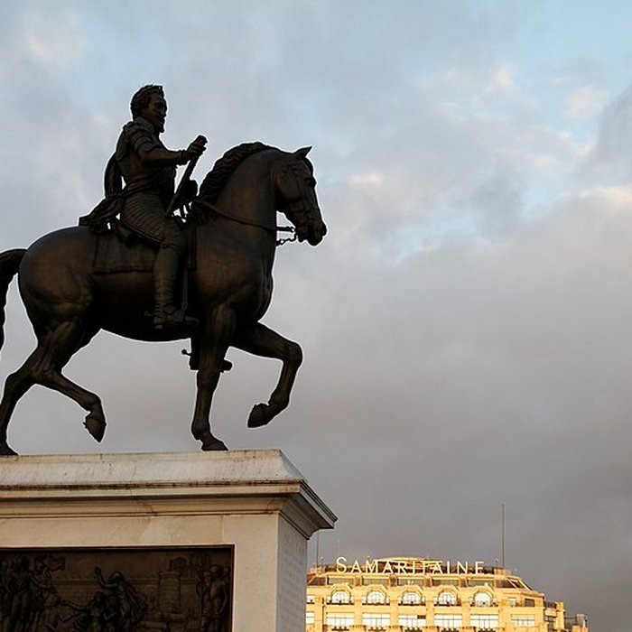 Photo de Statue équestre dHenri IV à Paris