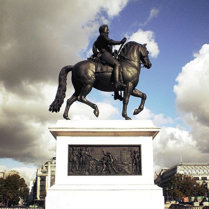 Photo de Statue équestre dHenri IV à Paris