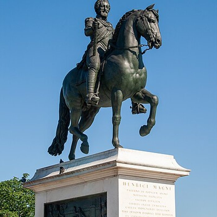Photo de Statue équestre dHenri IV à Paris