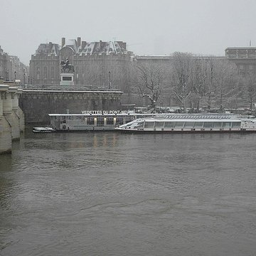 Statue équestre dHenri IV à Paris