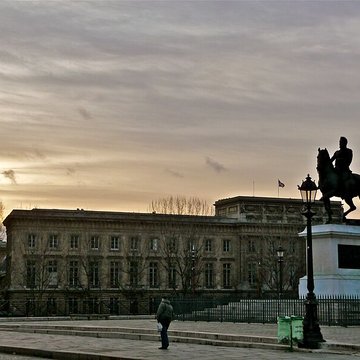 Statue équestre dHenri IV à Paris
