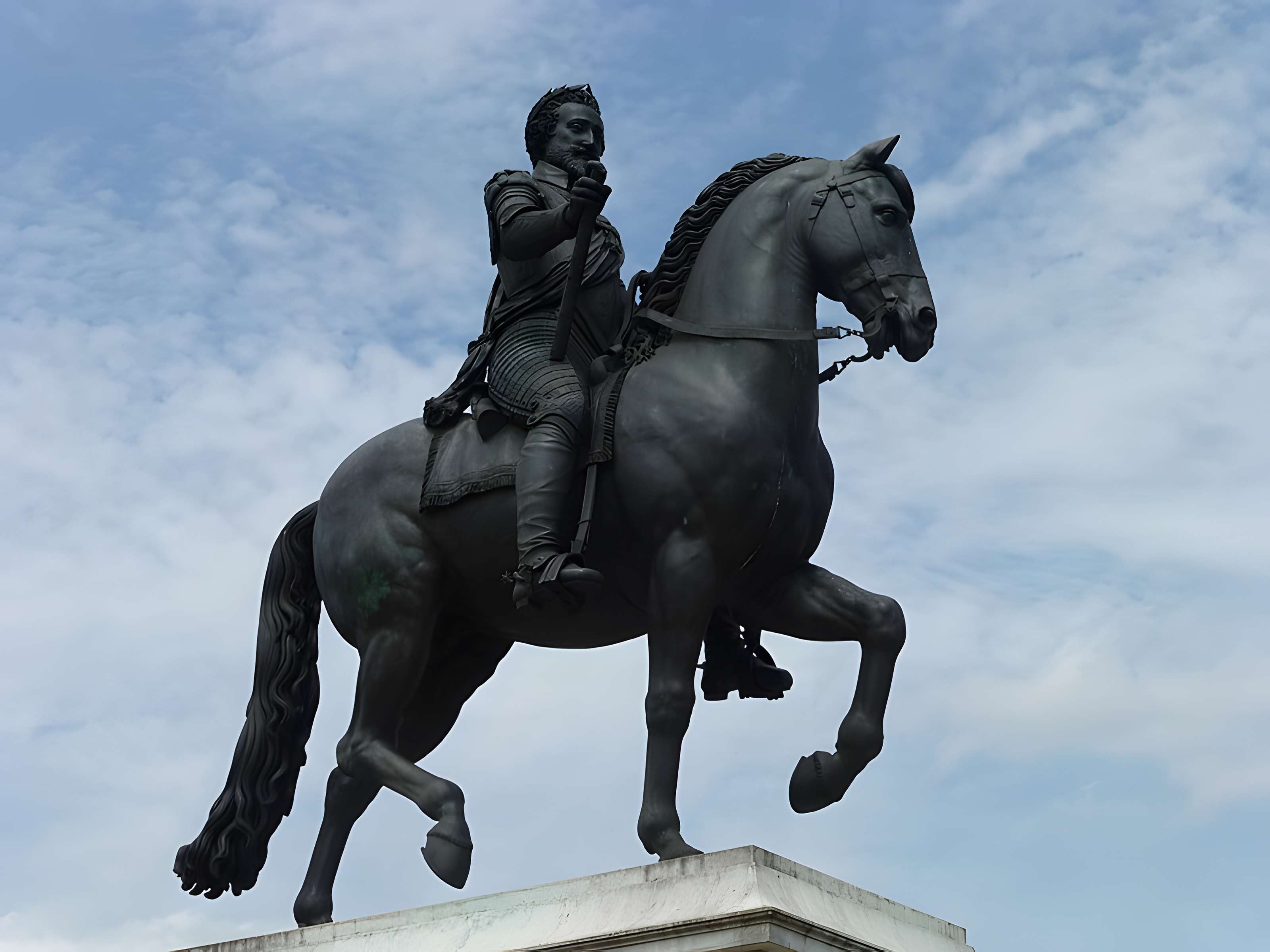 Statue équestre d'Henri IV à Paris