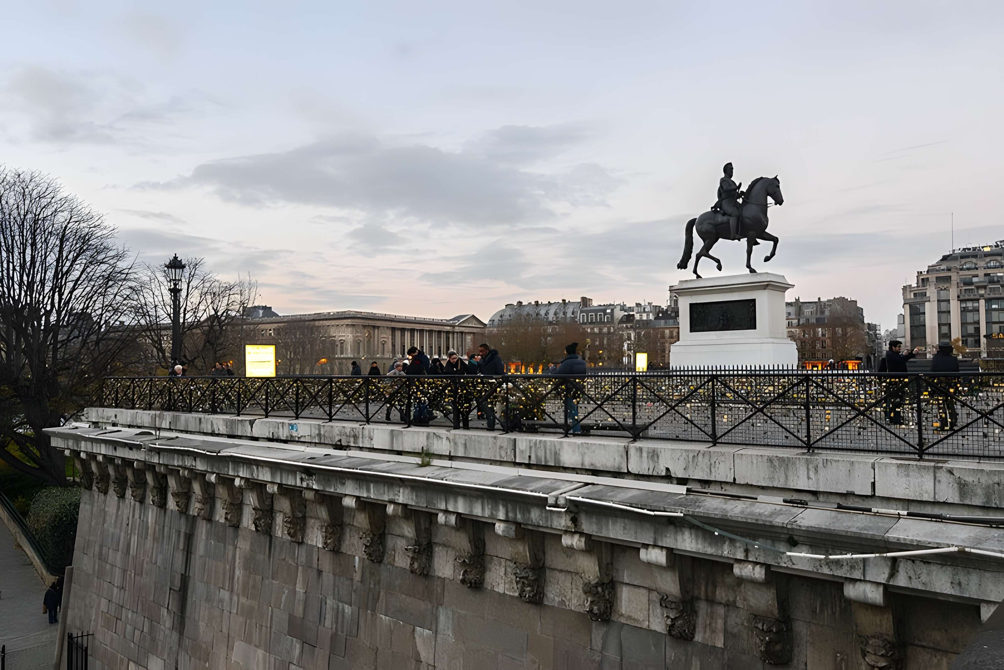 Statue équestre d'Henri IV à Paris