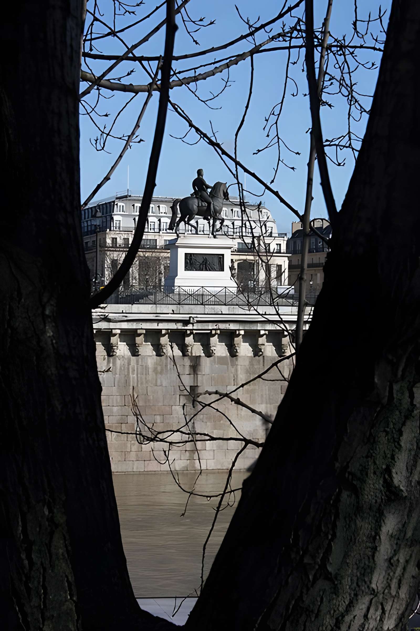 Statue équestre d'Henri IV à Paris