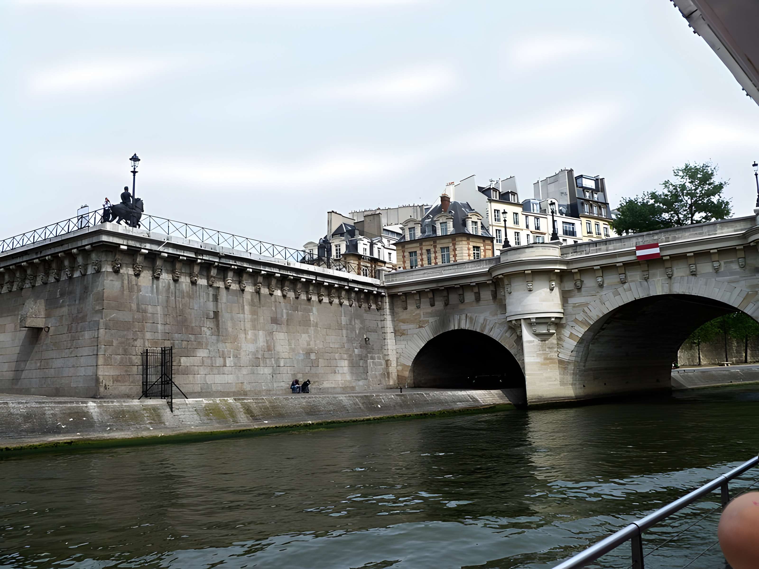 Statue équestre d'Henri IV à Paris