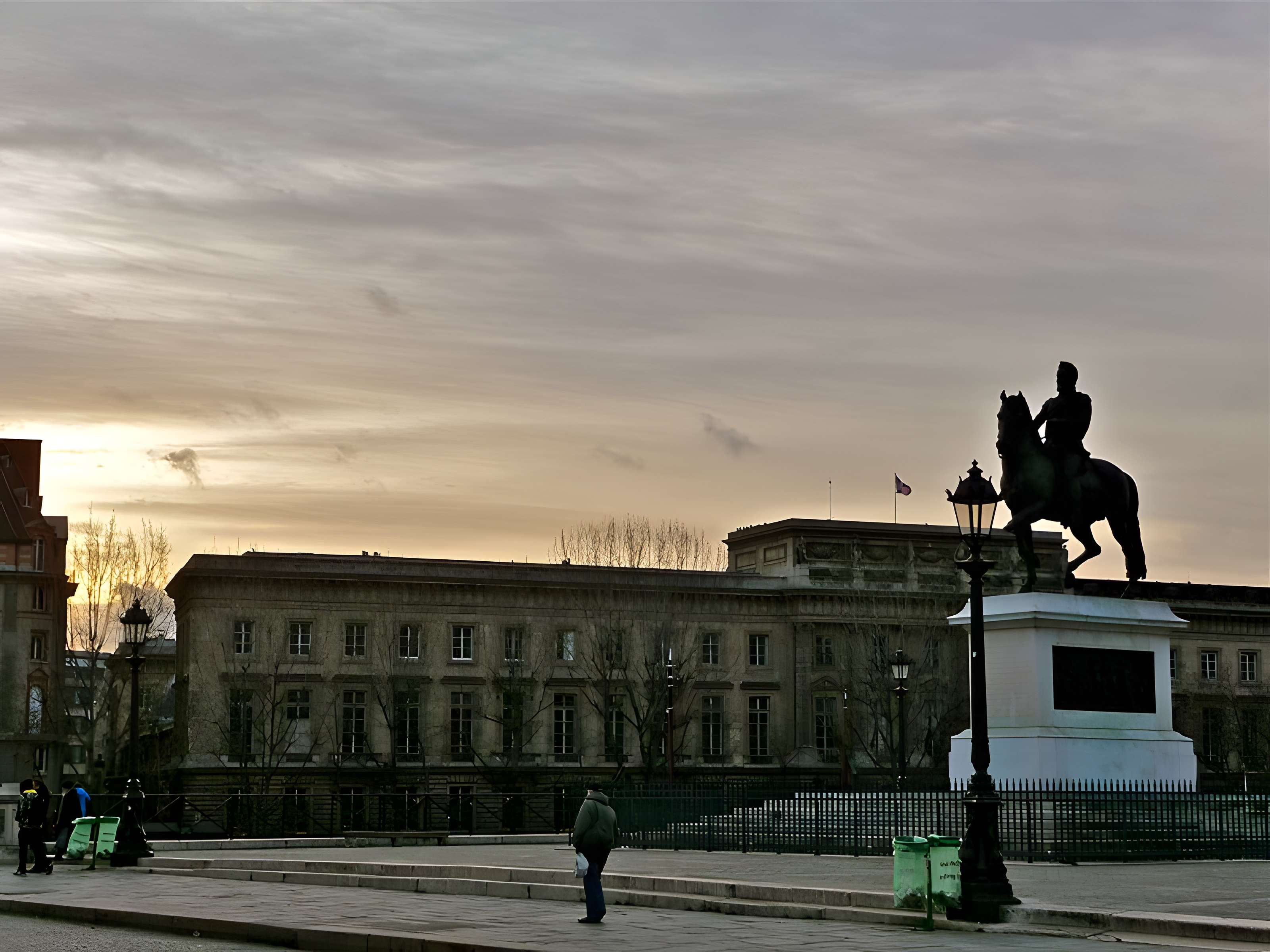 Statue équestre d'Henri IV à Paris