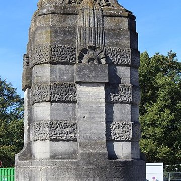 Pyramide du bois de Vincennes - Paris 12ème