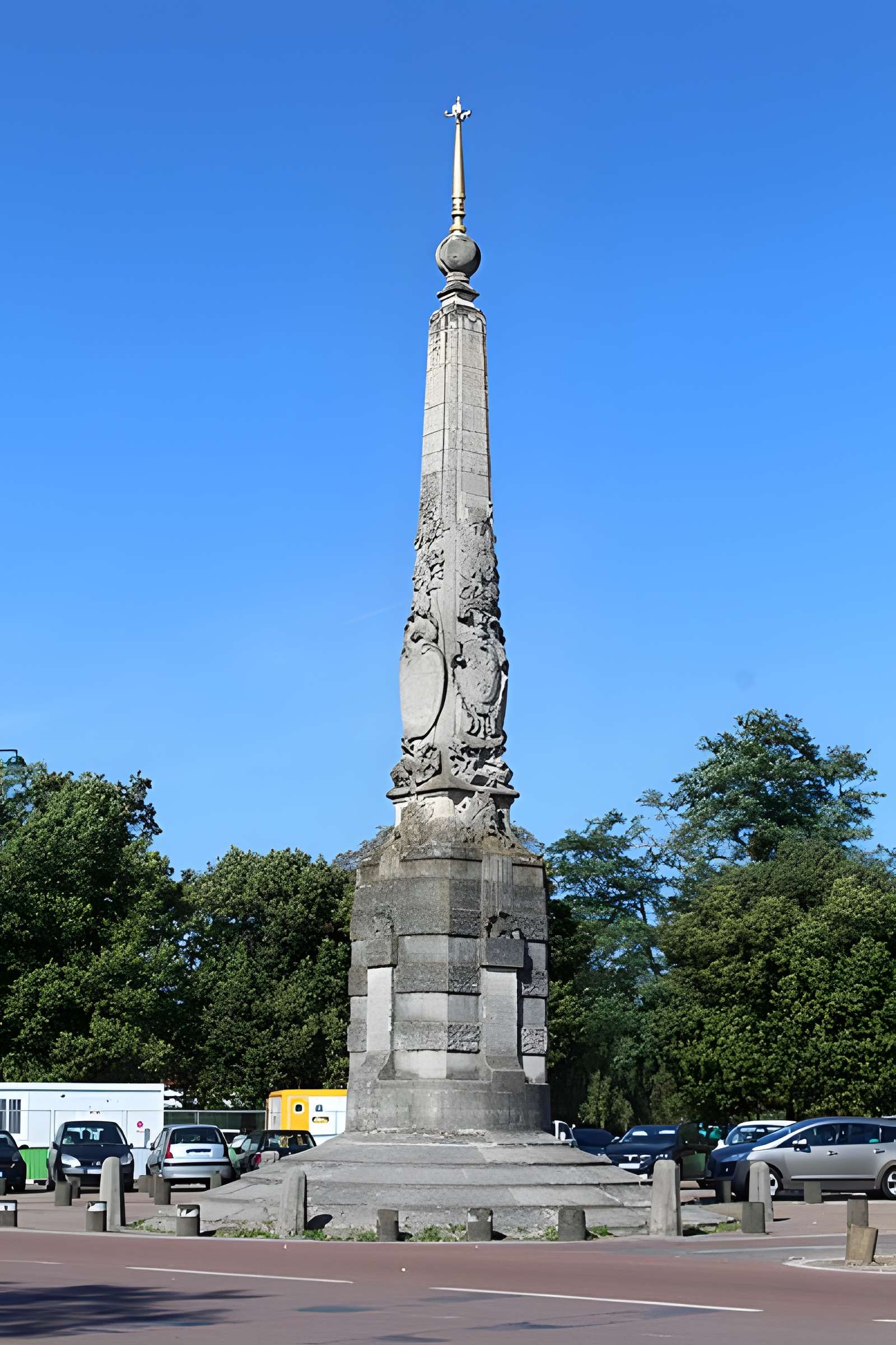Pyramide du bois de Vincennes - Paris 12ème