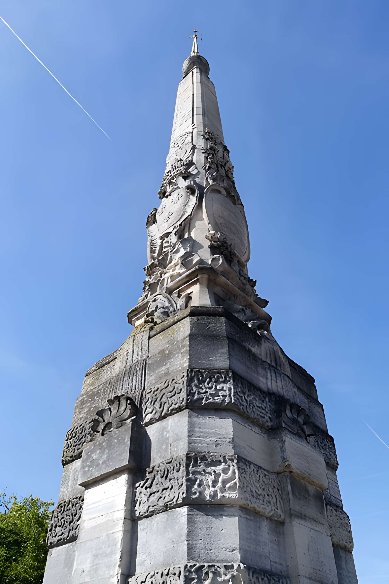 Pyramide du bois de Vincennes - Paris 12ème