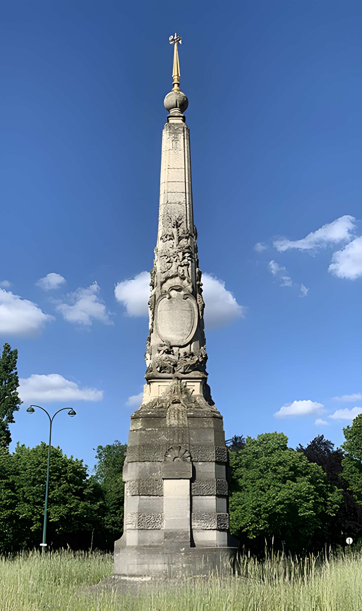 Pyramide du bois de Vincennes - Paris 12ème