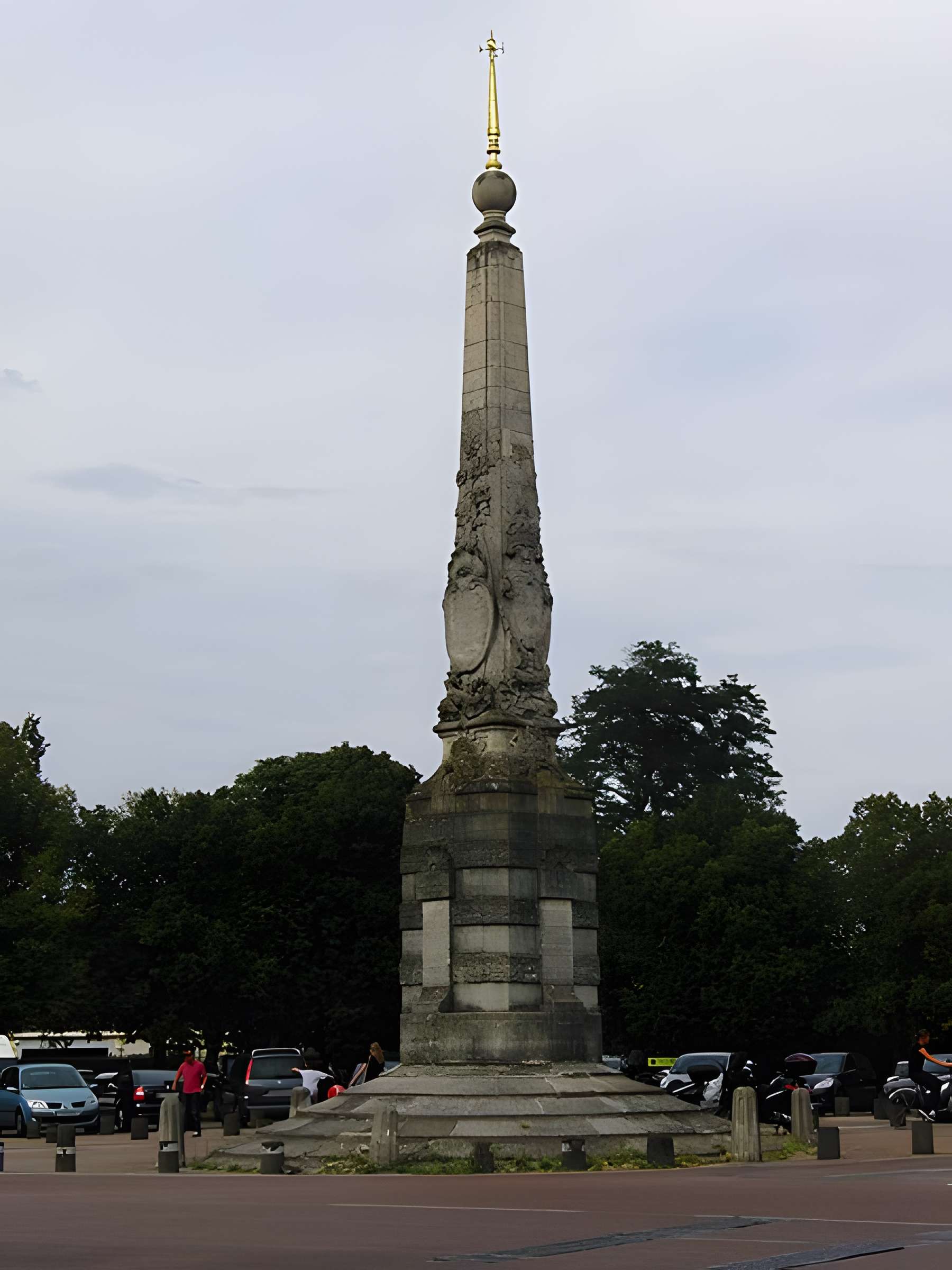 Pyramide du bois de Vincennes - Paris 12ème