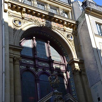 Anciens magasins de vente des faïenceries de Choisy-le-Roi - Paris 10ème