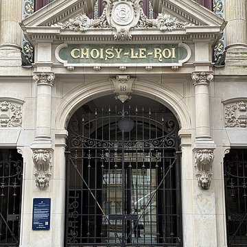 Anciens magasins de vente des faïenceries de Choisy-le-Roi - Paris 10ème