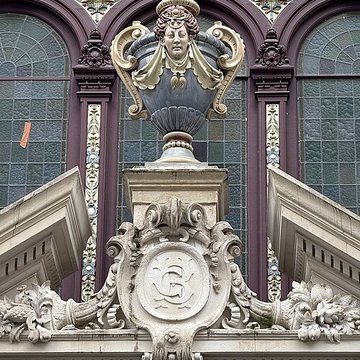 Anciens magasins de vente des faïenceries de Choisy-le-Roi - Paris 10ème