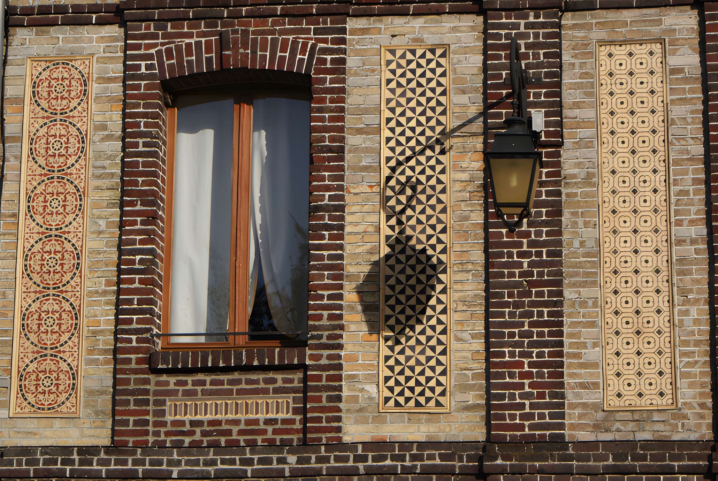 Anciens magasins de vente des faïenceries de Choisy-le-Roi - Paris 10ème