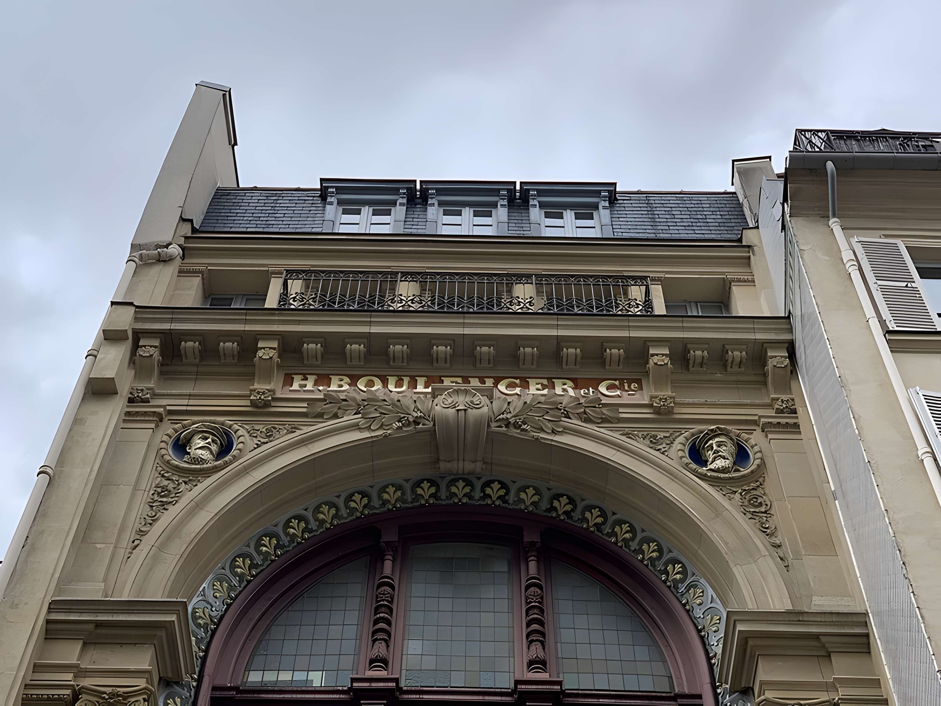 Anciens magasins de vente des faïenceries de Choisy-le-Roi - Paris 10ème
