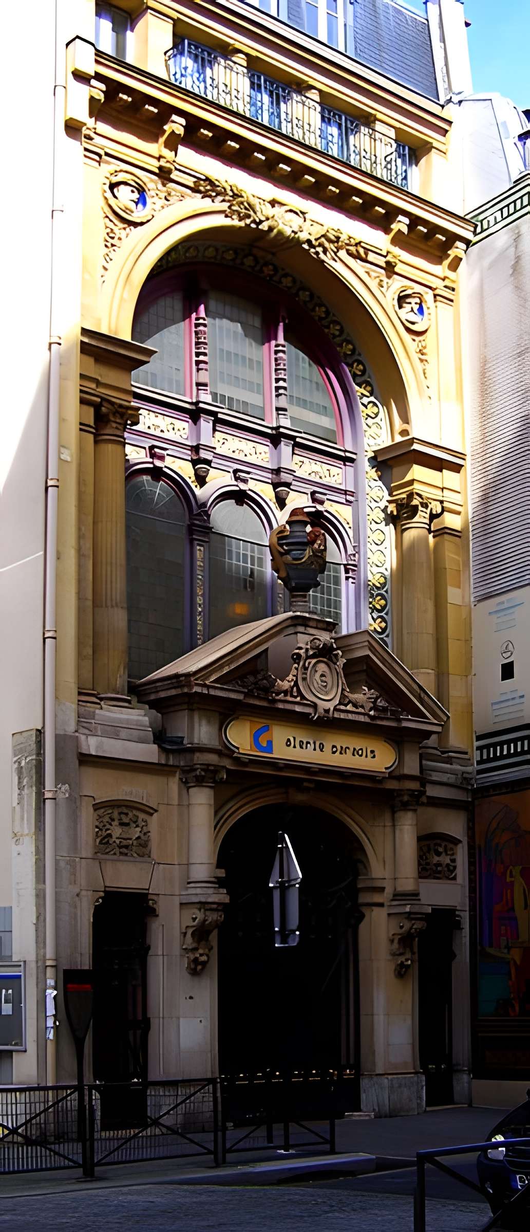 Anciens magasins de vente des faïenceries de Choisy-le-Roi - Paris 10ème