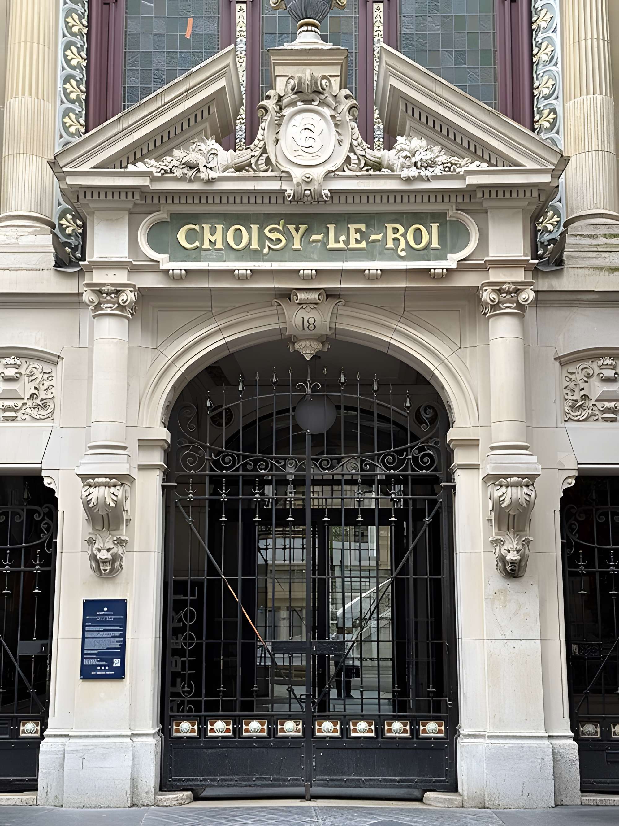 Anciens magasins de vente des faïenceries de Choisy-le-Roi - Paris 10ème