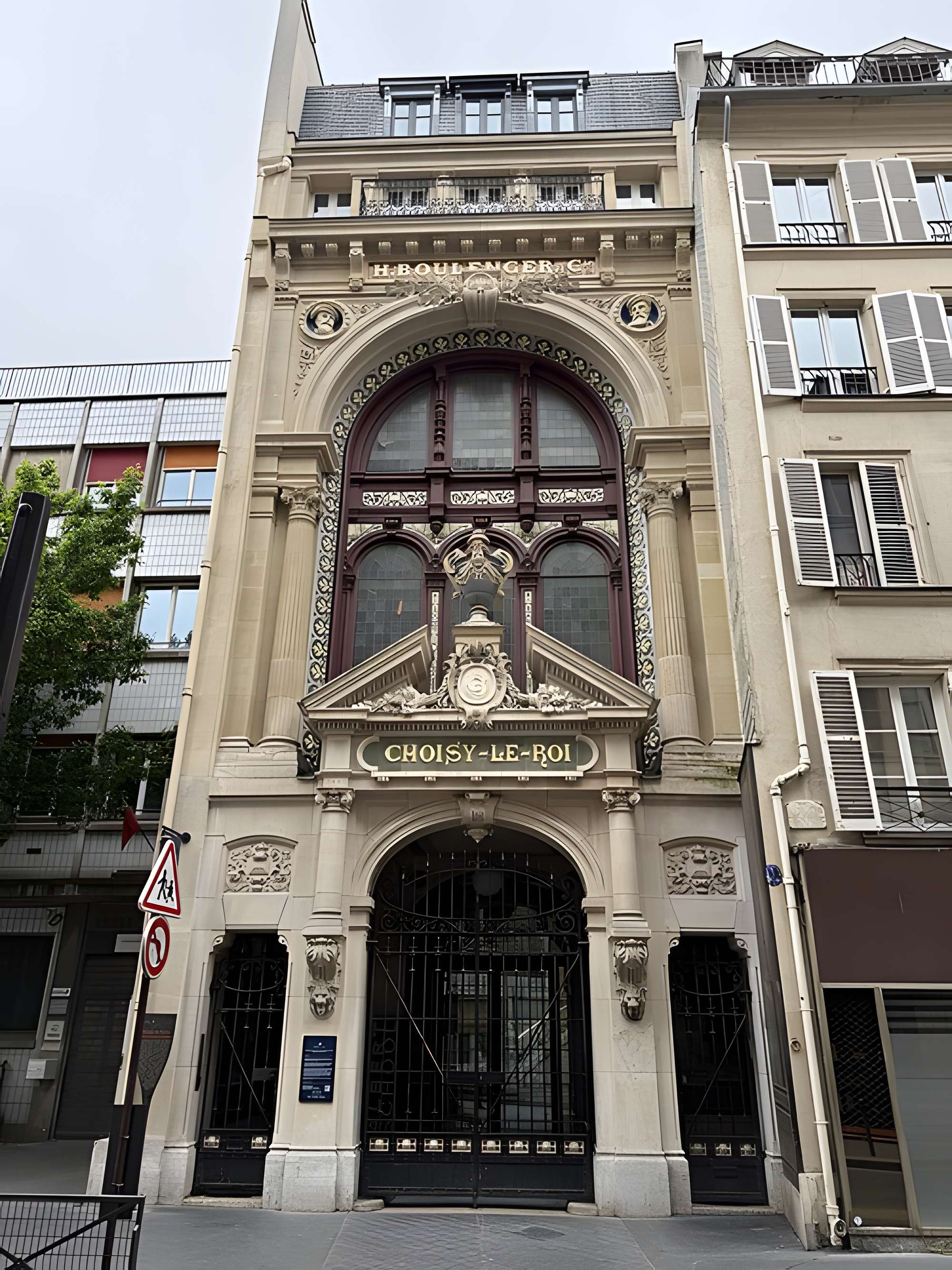 Anciens magasins de vente des faïenceries de Choisy-le-Roi - Paris 10ème