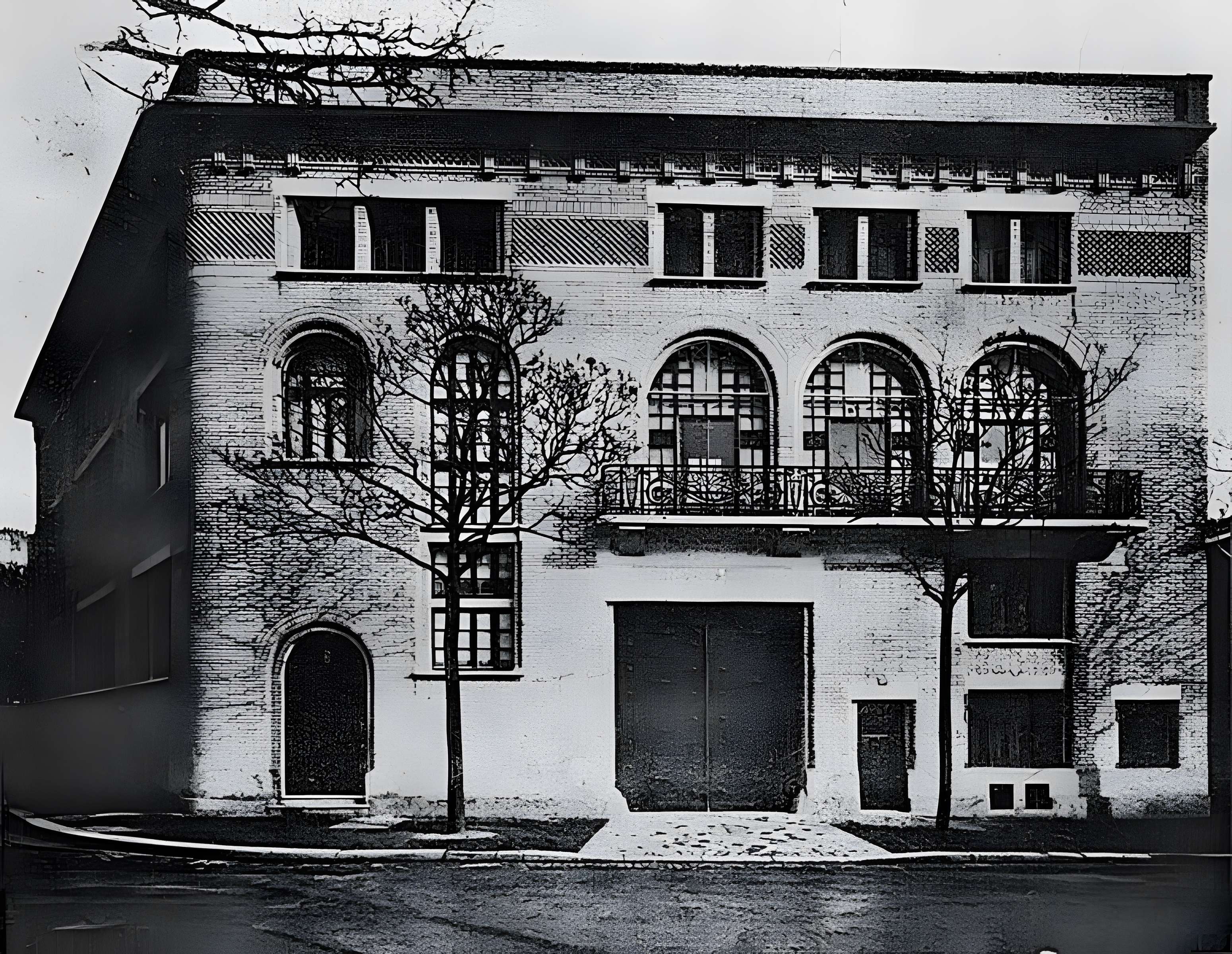 Ancien atelier du ferronnier Brandt, faisant partie de l'ensemble immobilier 101, 103 boulevard Murat, 55 rue du Général-Delestraint et 112 rue Michel-Ange